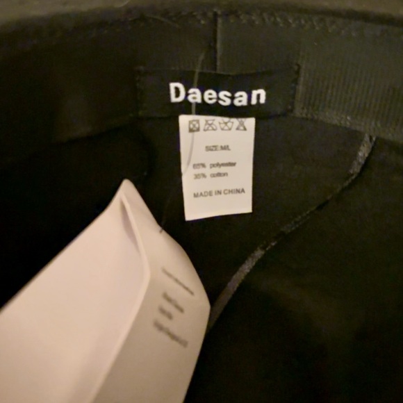 Daesan Unisex Black Western Cowboy Hat - Picture 7 of 8